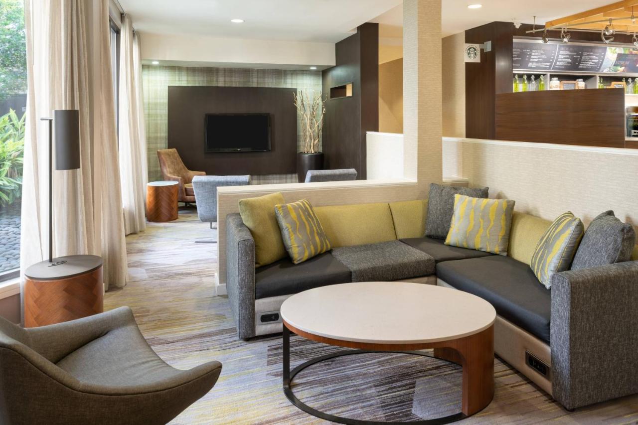 Courtyard By Marriott Orlando Airport Hotel Bagian luar foto