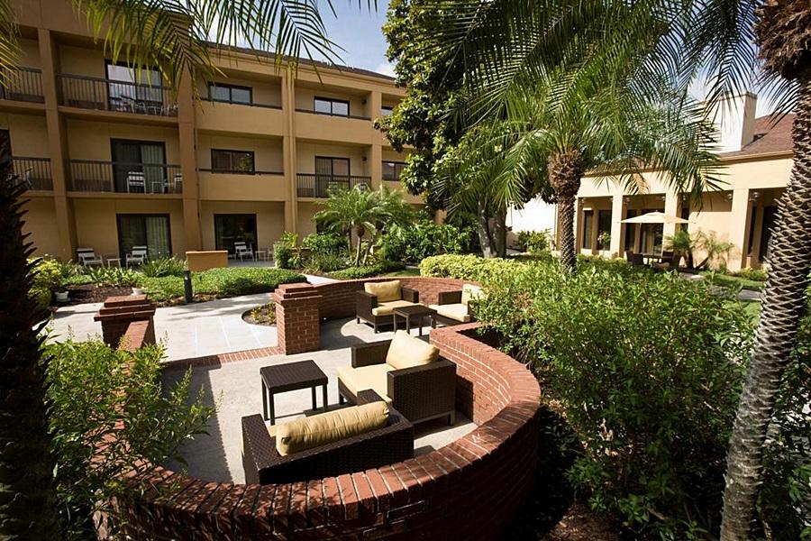 Courtyard By Marriott Orlando Airport Hotel Bagian luar foto