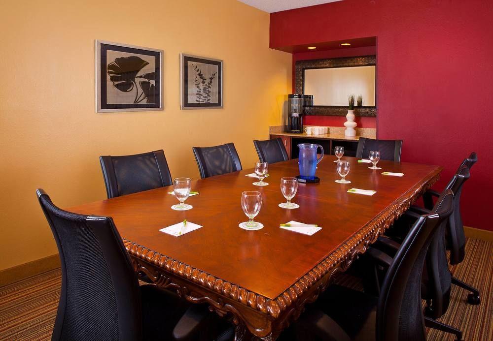 Courtyard By Marriott Orlando Airport Hotel Bagian luar foto