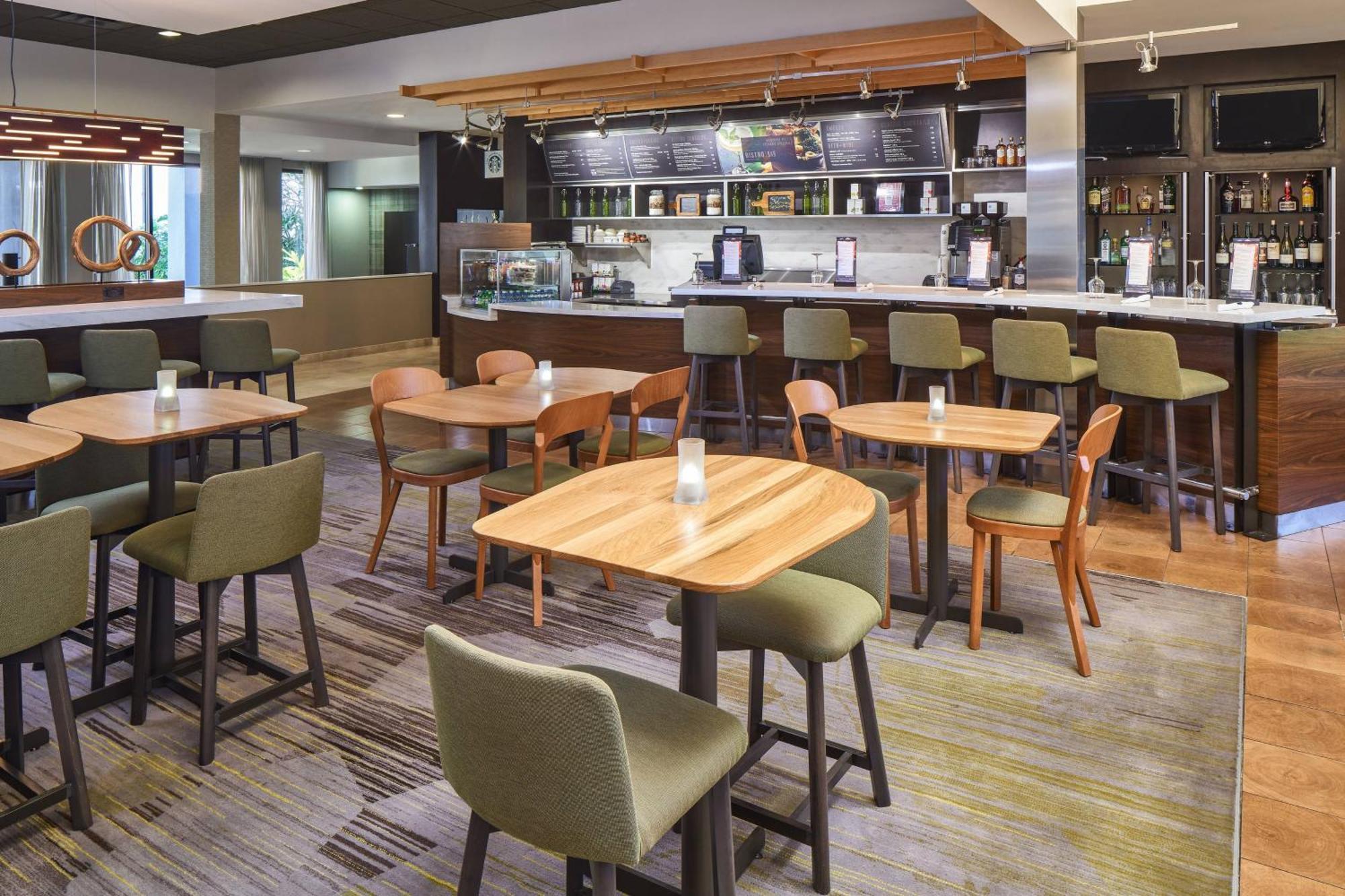 Courtyard By Marriott Orlando Airport Hotel Bagian luar foto