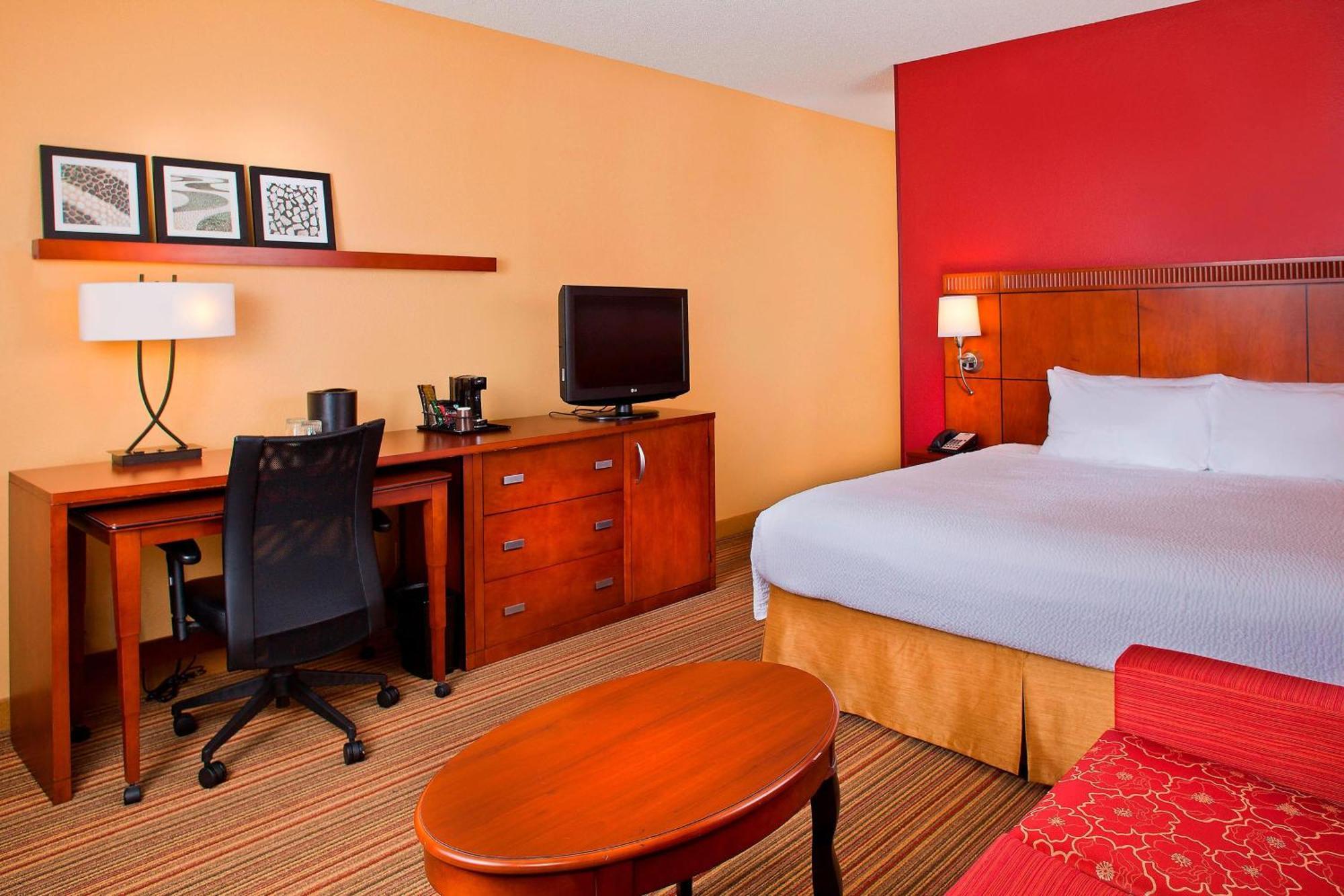 Courtyard By Marriott Orlando Airport Hotel Bagian luar foto