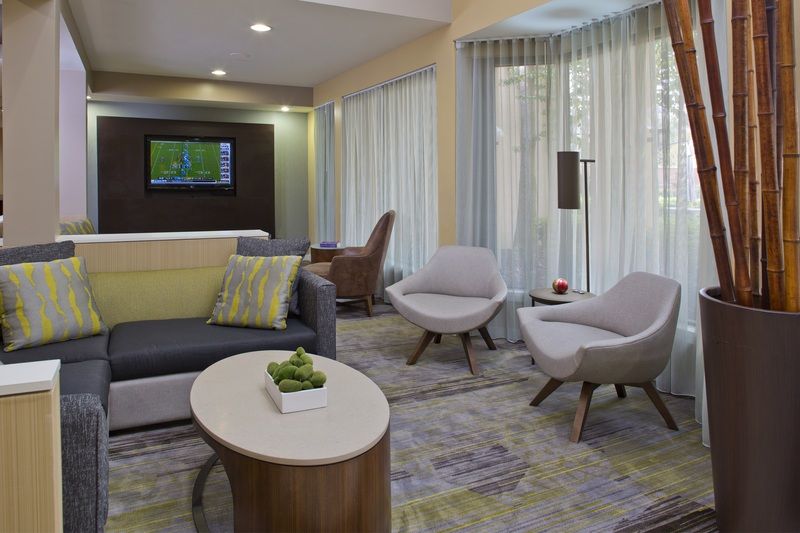 Courtyard By Marriott Orlando Airport Hotel Bagian luar foto