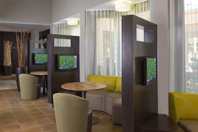 Courtyard By Marriott Orlando Airport Hotel Bagian luar foto