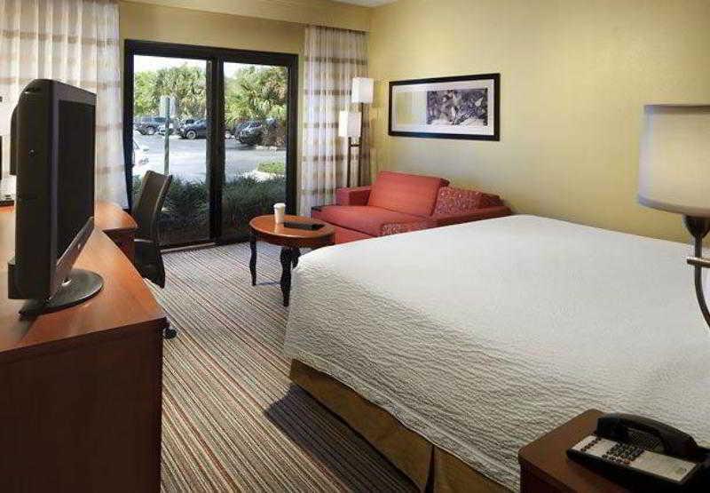 Courtyard By Marriott Orlando Airport Hotel Bagian luar foto