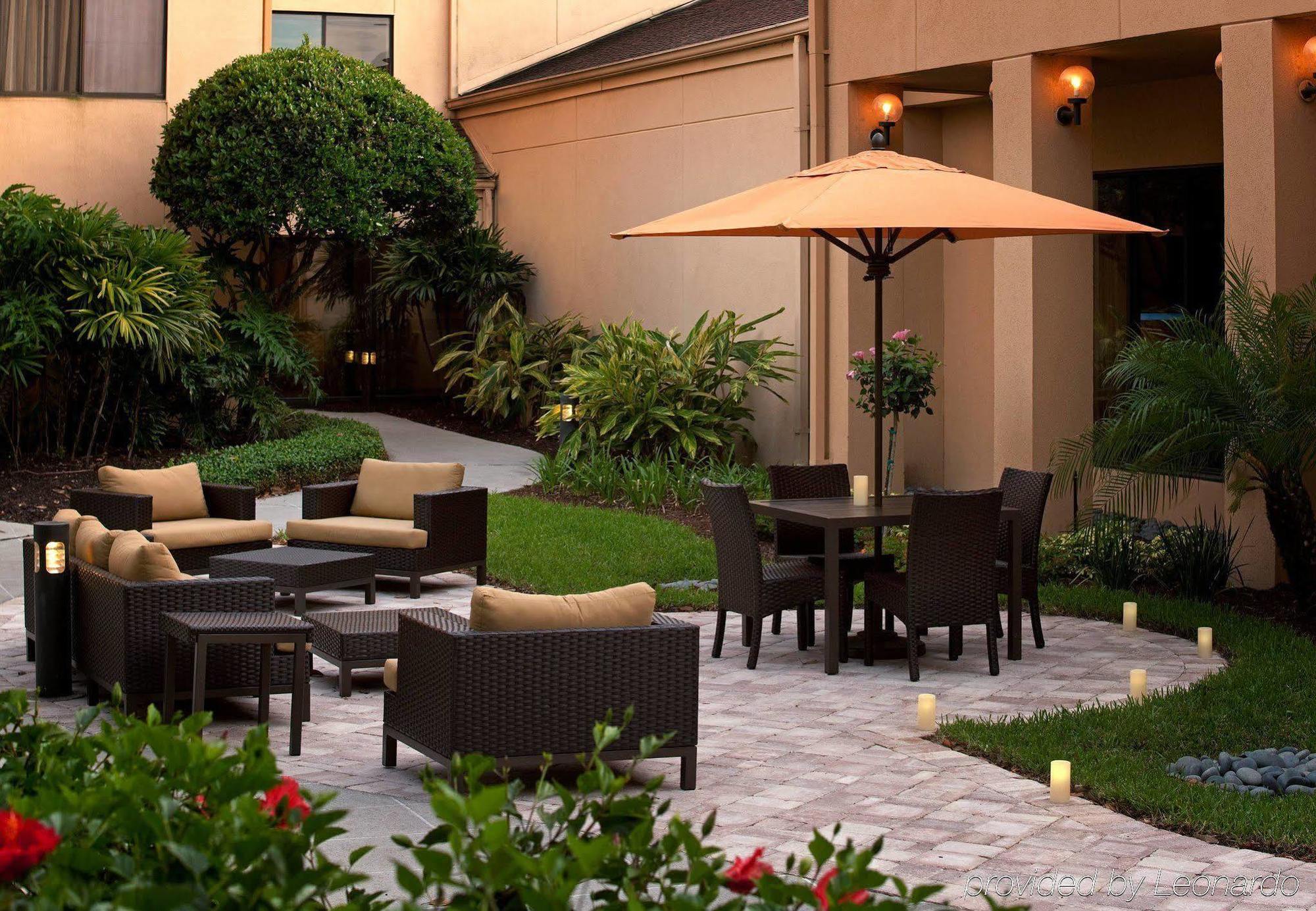 Courtyard By Marriott Orlando Airport Hotel Bagian luar foto